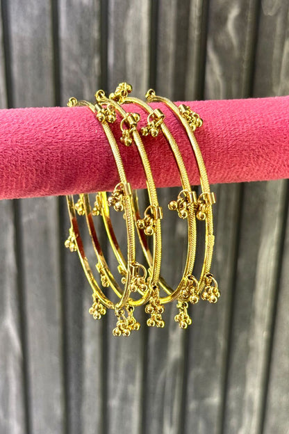 Viral kashmiri Ghungroo Brass Bangles Set of 4(Antique)